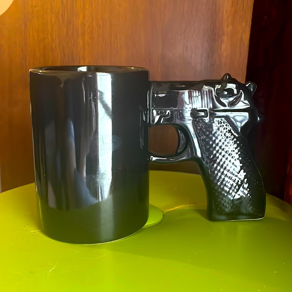 Gun mug